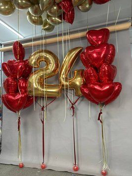 Оформлення у червоному та золотому кольорі 57888 фото